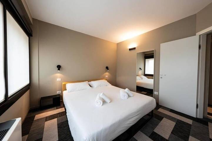 Entire apartment, Basalto Venice Mestre Apartments: 1 Bedroom Apartment in Mestre, Venice