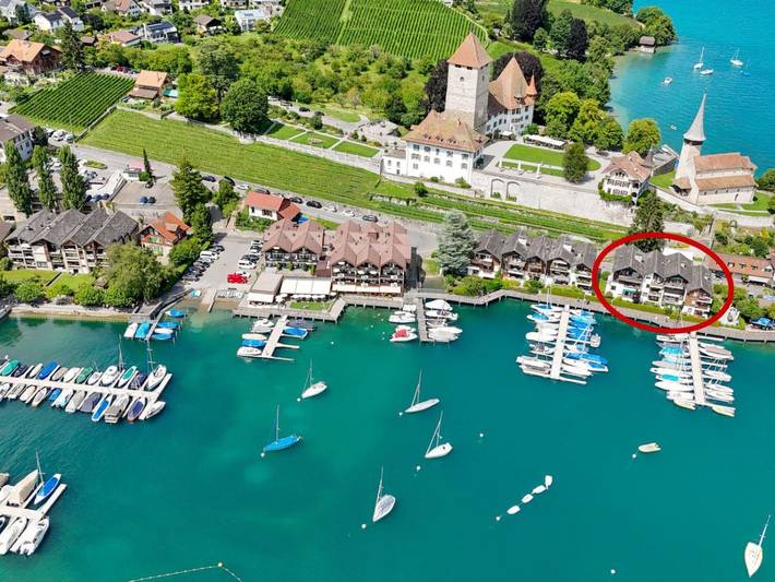 Ferienwohnung für 2 Personen, mit Balkon und Seeblick am Thunersee