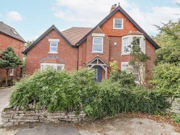 Log Cabin for 9 People in Swanage, Purbeck Heritage Coast, Photo 1