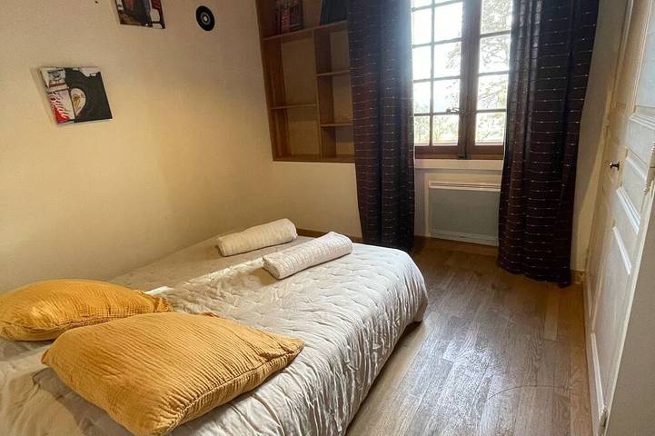 Gîte pour 12 personnes, avec piscine à Saint-Hippolyte-le-Graveyron - 4