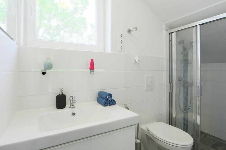Schönes  Ferienhaus für 5 Personen mit  W-Lan, Klimaanlage, Tv und Innenhof in Balatonőszöd, Plattensee Südufer