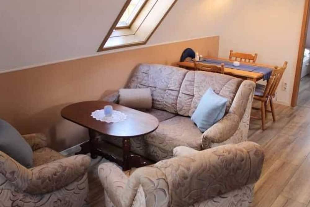 Ganze Wohnung, Ferienwohnung 2 - Og - Trost, Christina in Ludorf, Müritz