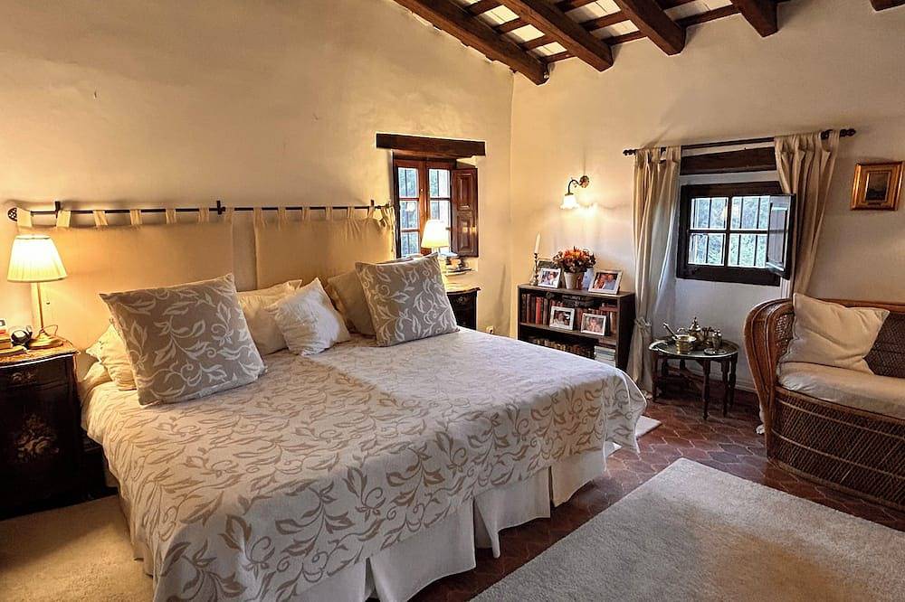 Ferien auf dem Land inmitten von Olivenbäumen , Weinreben und Pferden in Alt Penedès, Penedes DO