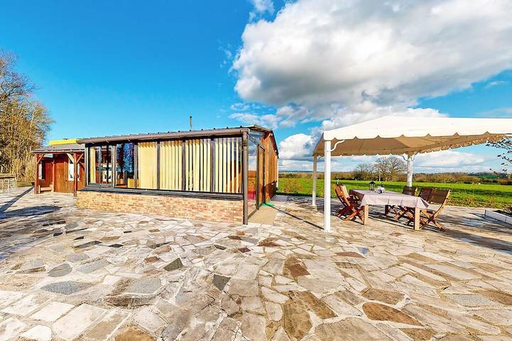 Location de vacances pour 6 personnes à La Bazouge-de-Chemeré