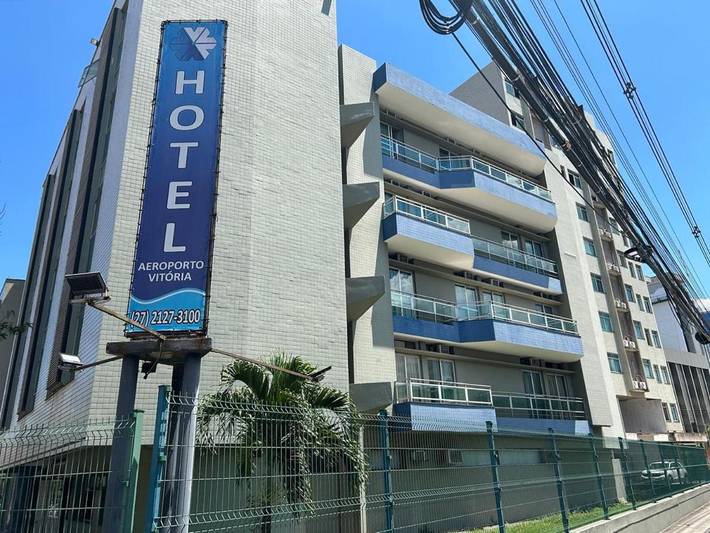 Pousadas para 2 pessoas, com piscina e piscina infantil e ainda vista and balcão em Vitória