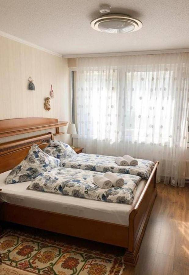 Ferienwohnung für 3 Personen, mit Balkon und Pool sowie Sauna und Ausblick in Bingen am Rhein