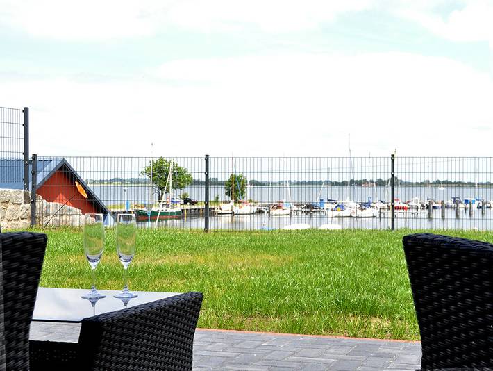 Ferienwohnung für 4 Personen, mit Terrasse und Garten sowie Ausblick in Sundhagen - 2
