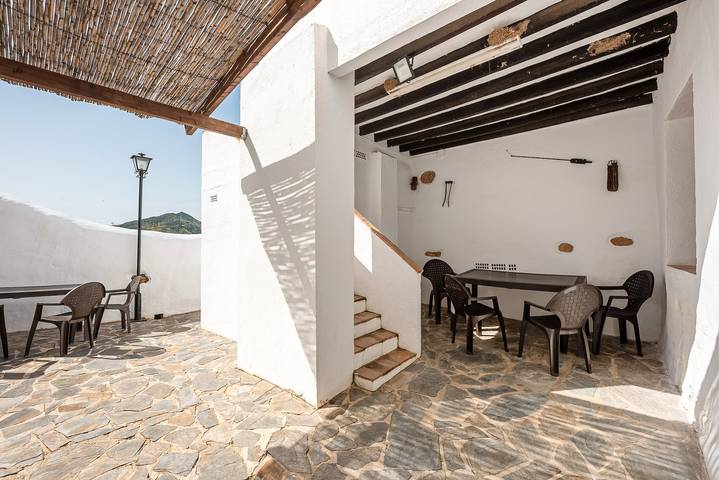 Casa rural para 8 personas, con jardín y vistas al lago, Se admiten mascotas en Almogía - 3