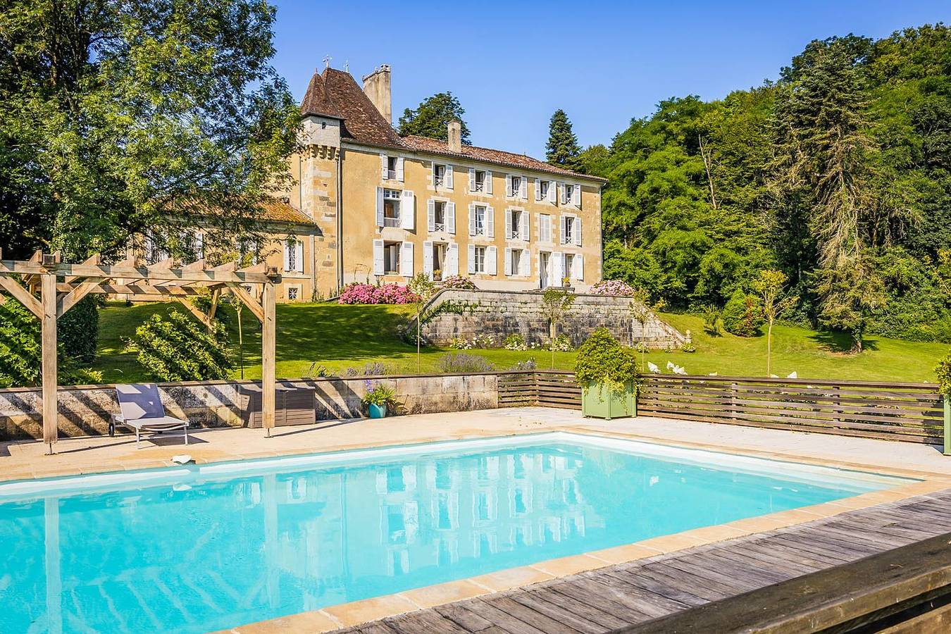 Château pour 18 personnes avec piscine in Thiviers, Périgord Vert