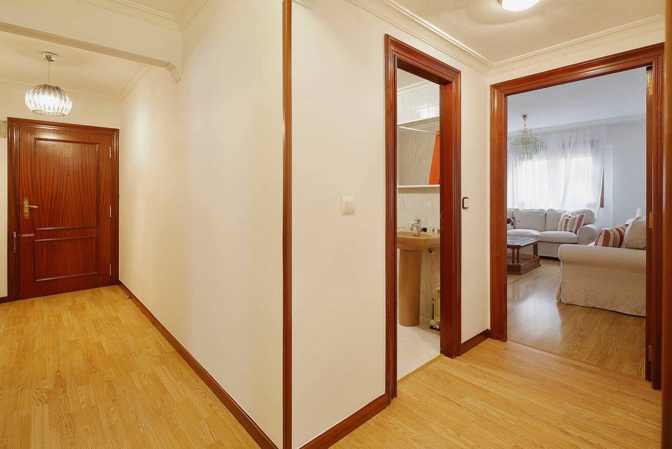 Ganze Wohnung, 174A Spacious apartment San Lorenzo beach in Distrito Centro (Gijón), Gijón