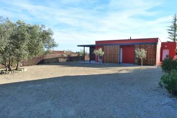 Location de vacances pour 6 personnes, avec terrasse ainsi que jardin et jacuzzi dans Plateau de Valensole