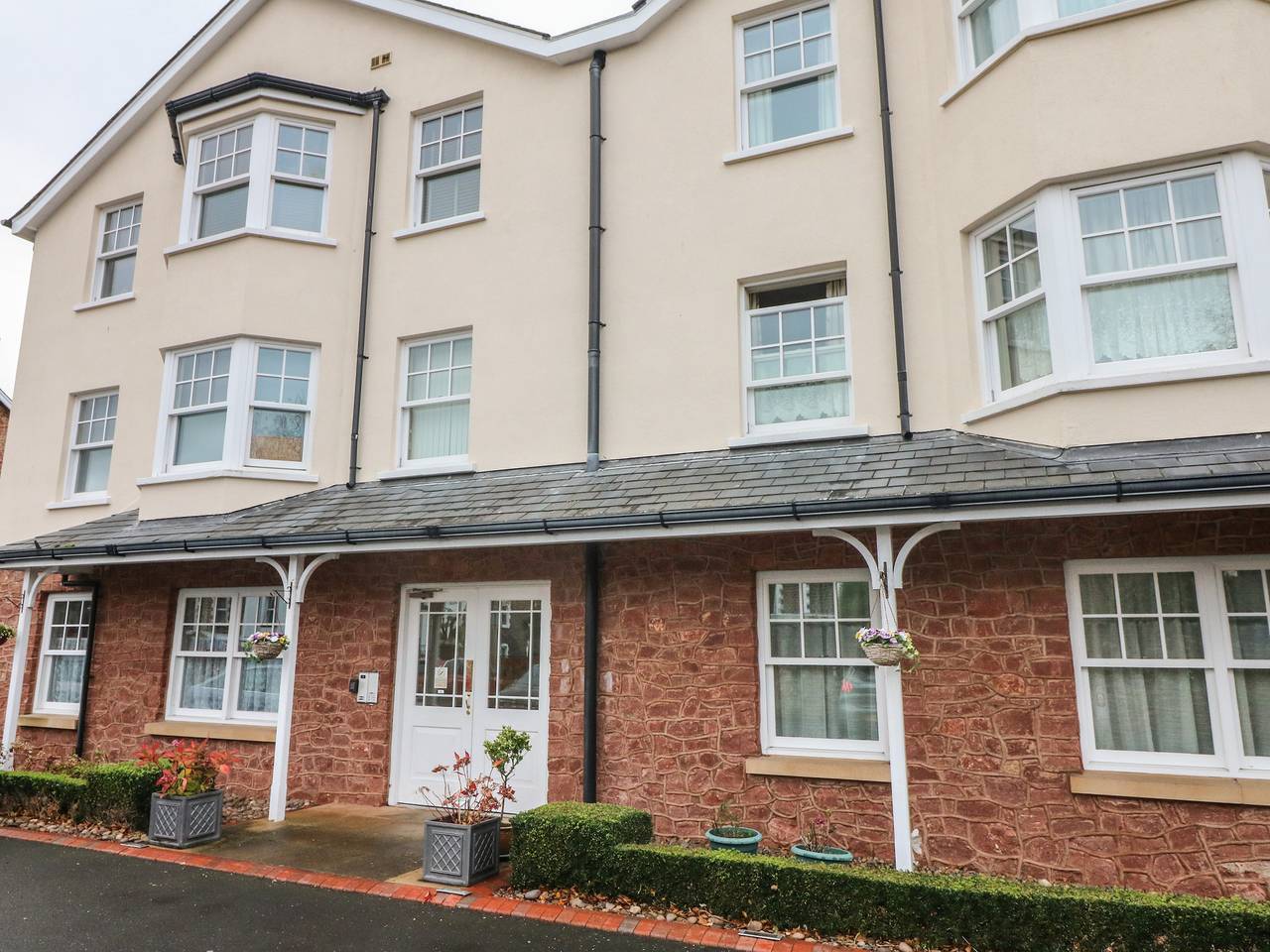 Entire apartment, 1 Tregonwell Court in Minehead, Somerset