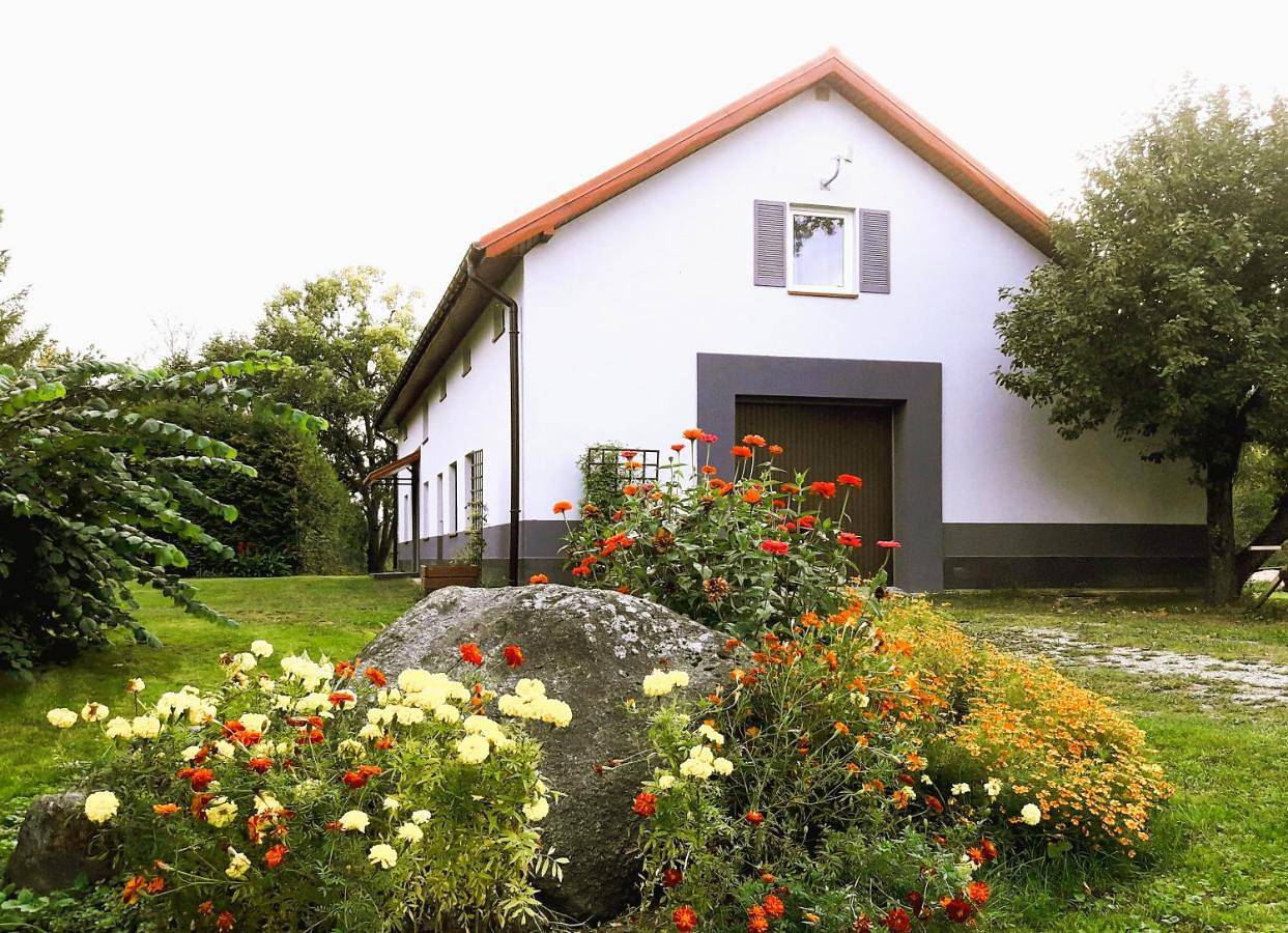 Dom nad Jeziorem Łaśmiady in Mazury