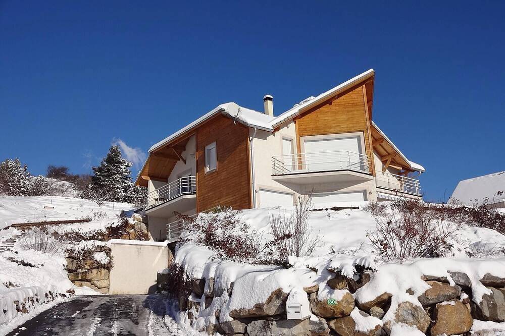 Appartement entier, Vue exceptionnelle sur le lac, le plan d'eau et les montagnes in Embrun, Parc national des Écrins