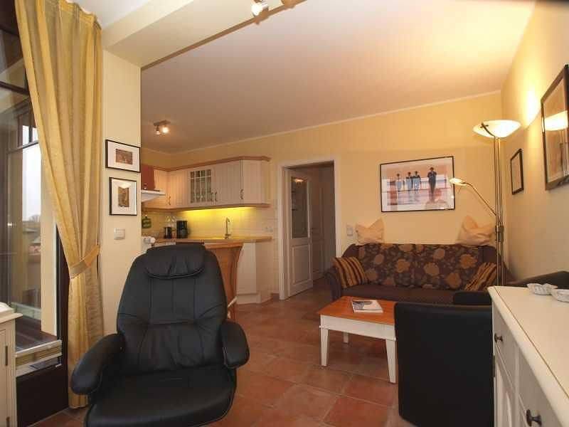 Ganze Wohnung, Komfortable Ferienwohnung mit Balkon, Sauna und Strandnähe in Kühlungsborn in Kühlungsborn, Mecklenburgische Ostseeküste
