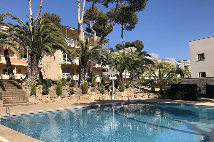 Ferienwohnung für 4 Personen, mit Pool und Garten sowie Balkon - 1