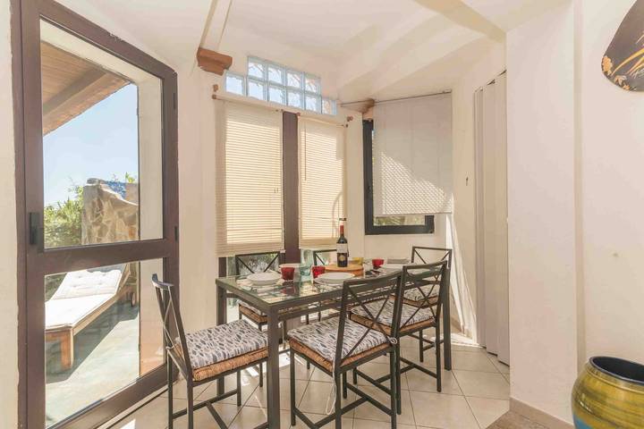Gîte pour 6 personnes, avec terrasse, adapté aux familles dans Loiri Porto San Paolo - 4