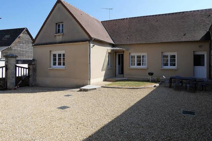 Gîte pour 6 personnes, avec jardin à Thivars