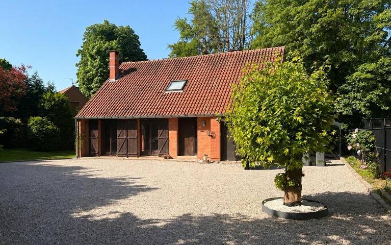 Chambre d’hôte pour 2 personnes, avec Terrasse ainsi que Jardin et Vue à Comines (Nord)