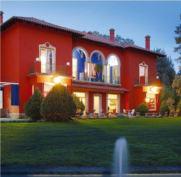 Hôtel pour 2 personnes, avec Balcon et Terrasse ainsi que Jardin et Piscine à Sant Julià de Vilatorta