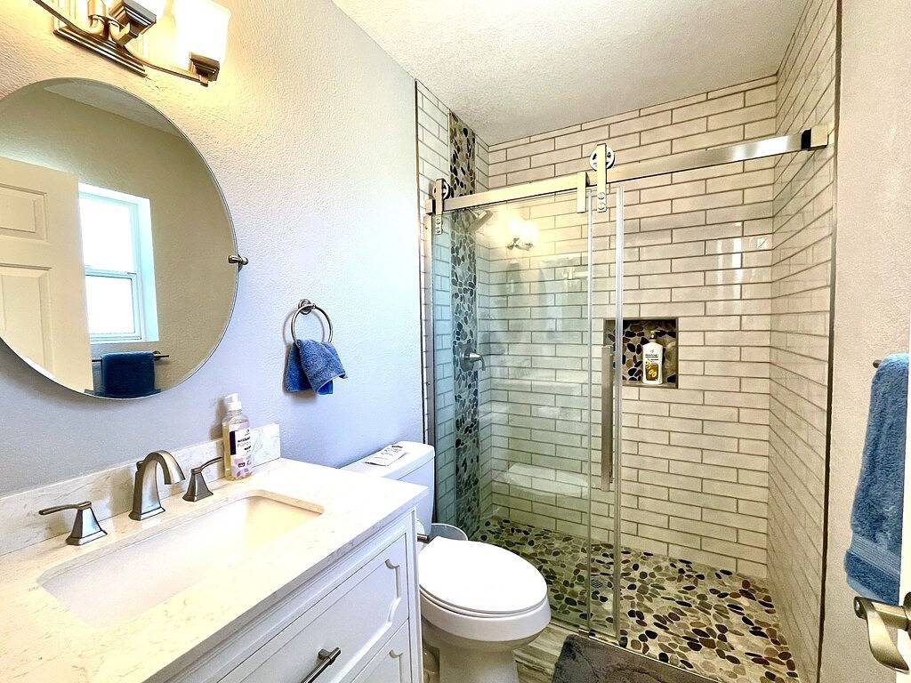 The Hideaway - Rain Shower Oasis & Desert Soak Spa in Lake Havasu City, Mohave County