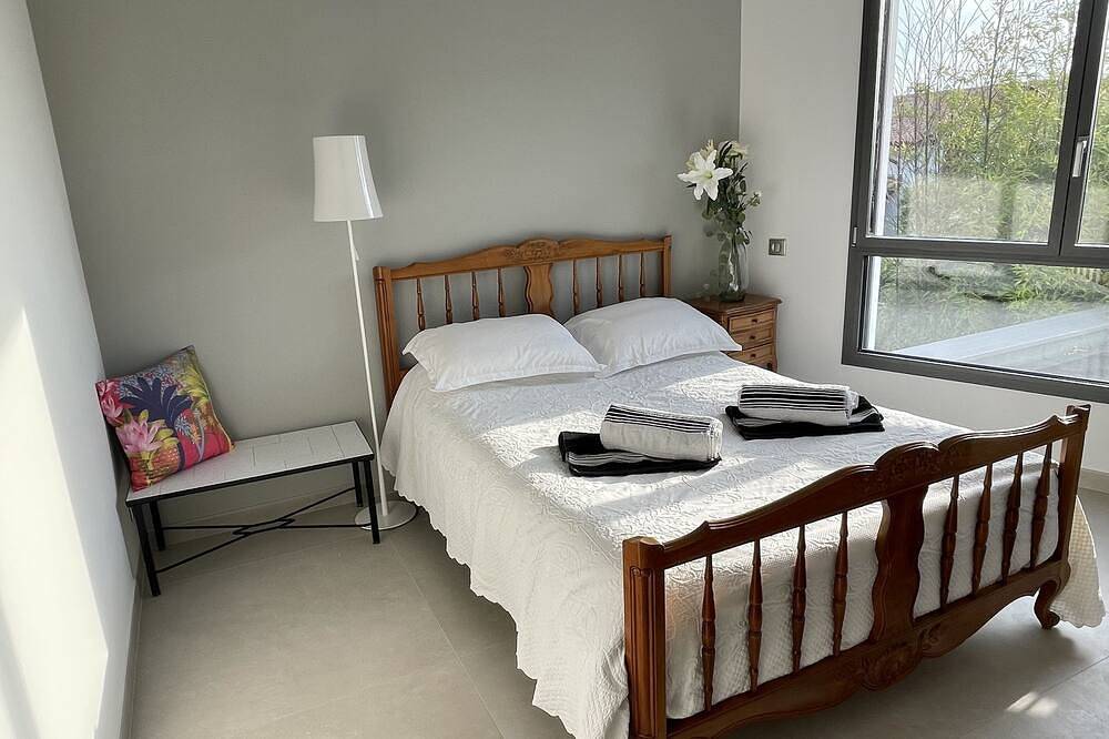 Contemporary house - heated swimming pool- 5 bedrooms - 10 people in Biarritz, Bayonne und Umgebung