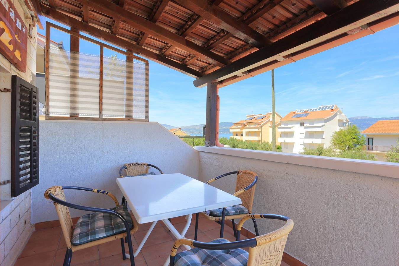 Ganze Wohnung, 1-Zimmer-Ferienwohnung mit Terrasse und Meerblick Slatine, Ciovo A-16131-d in Slatine, Ciovo