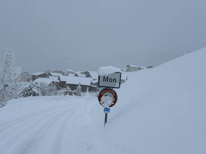 Ganze Ferienwohnung, Tgesa communala Mon - 3.5 Zimmerwohnung - 5 Betten in Mon (Albula), Albula (Graubünden)