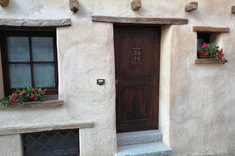 Studio apartment for exclusive use on 2 levels in Fonni, Barbagia