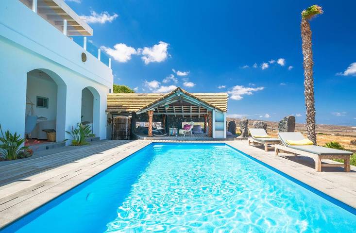 Chalet para 27 personas, con Balcón y Jacuzzi además de Terraza y Jardín en Lanzarote
