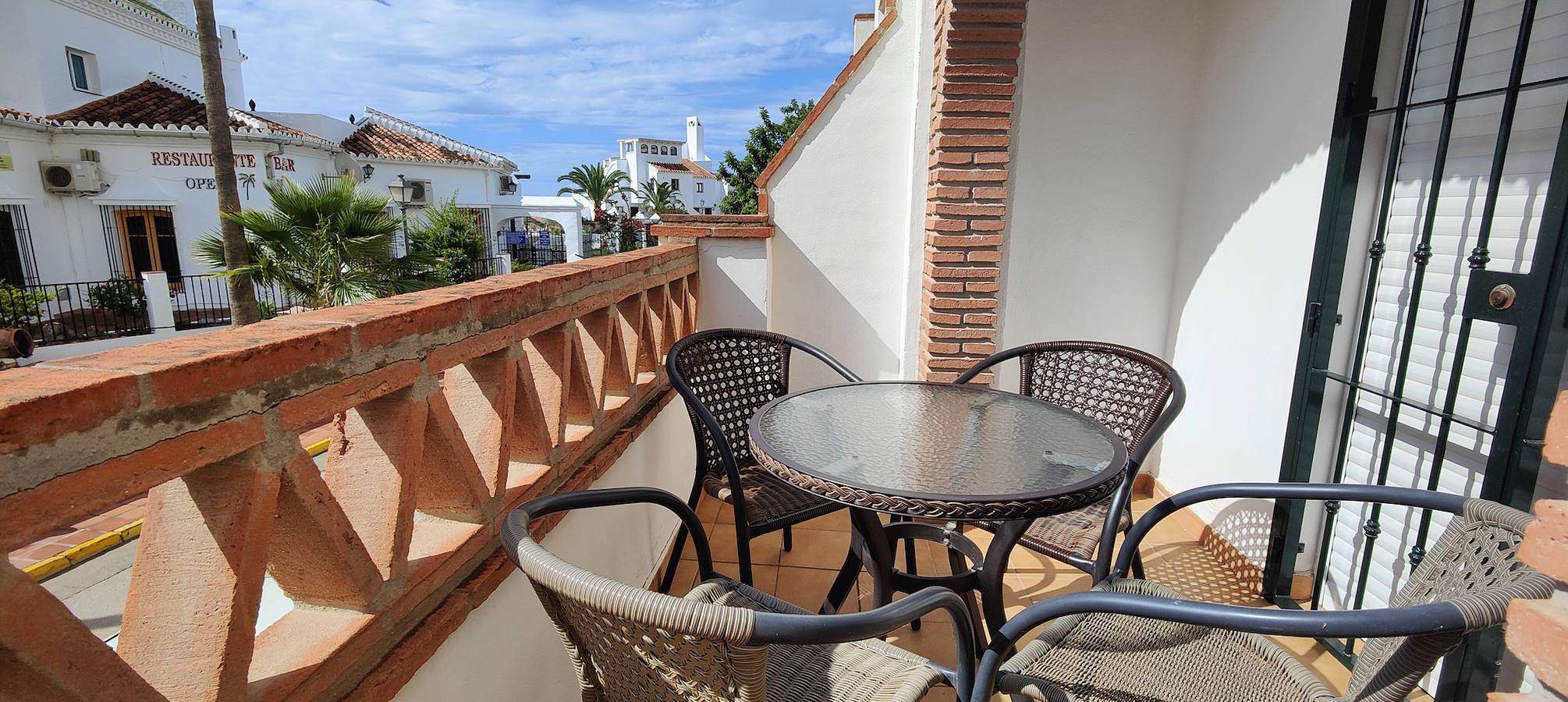 Entire apartment, Pinar Del Mar in Playa de Burriana, Nerja
