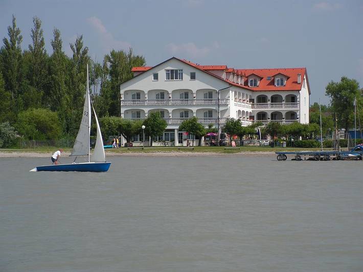 Hotel für 3 Personen, mit Terrasse und Garten sowie Sauna und Seeblick am Neusiedler See