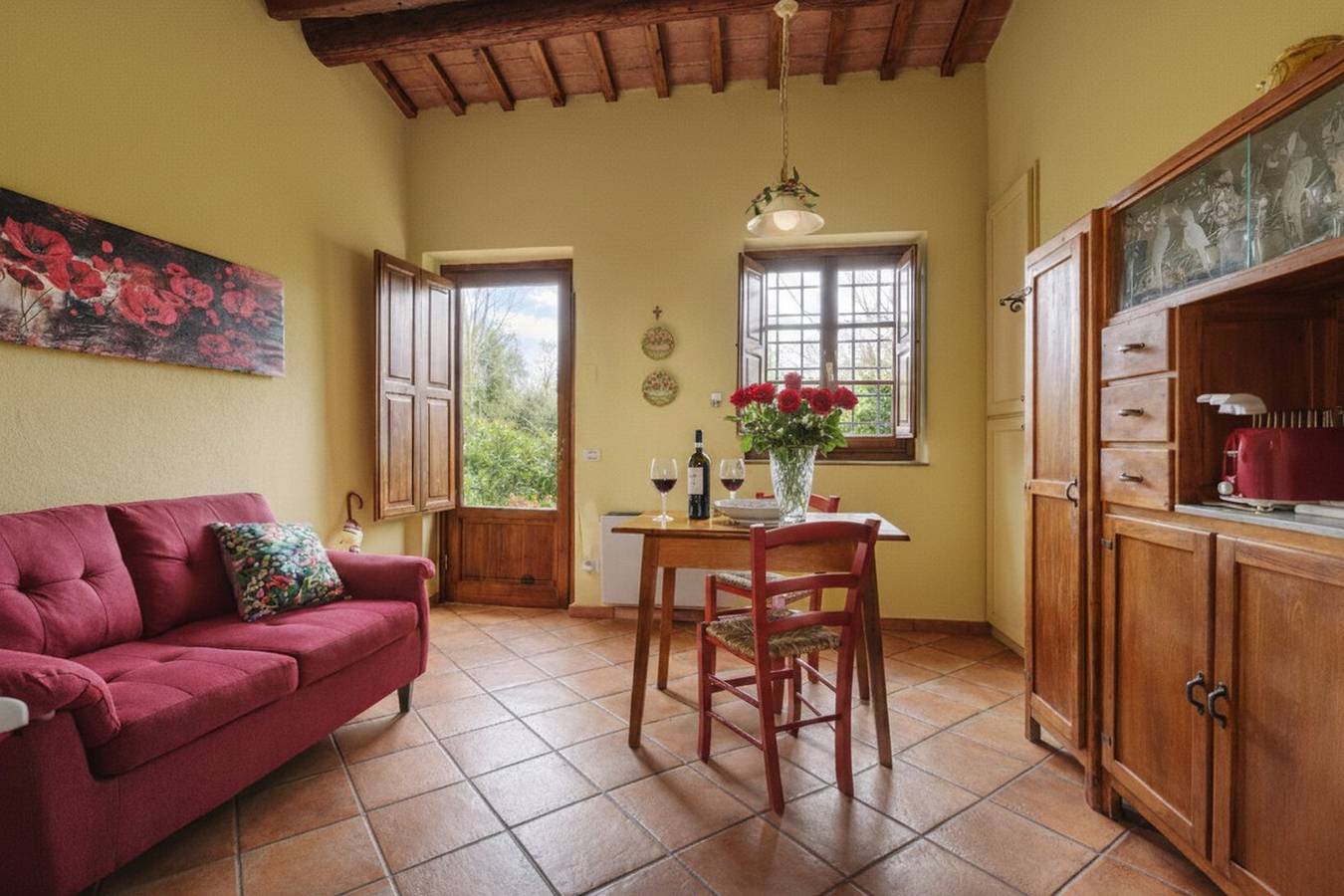 Geheel appartement, Country Suite Ciliegio tweekamerappartement voor 2 met tuin en zwembad in Bagno a Ripoli, Valdarno