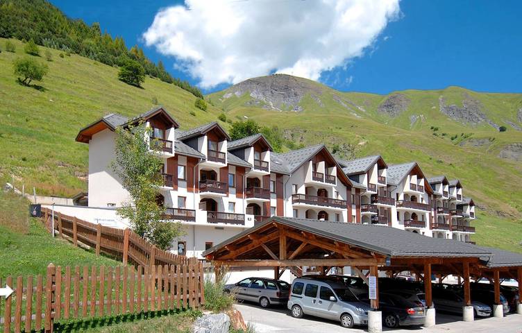 Gîte pour 6 personnes, avec piscine et balcon, adapté aux familles dans Office De Tourisme De Saint Sorlin D Arves - 2