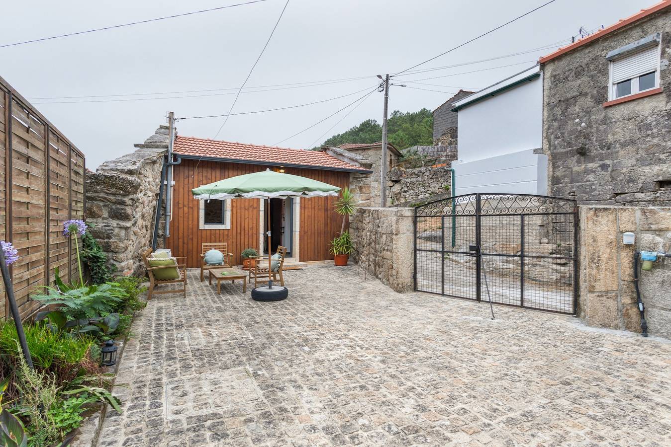 Casa do Monte - Monção: Mountain View, Wi-Fi & Air Conditioning in Merufe, Viana do Castelo District
