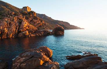 Location de vacances pour 3 personnes, avec terrasse ainsi que piscine et vue dans Porto (Corse)