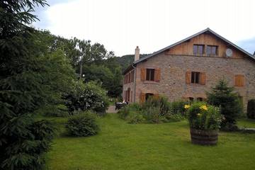 Gîte pour 10 personnes, avec terrasse et jardin à Rehaupal