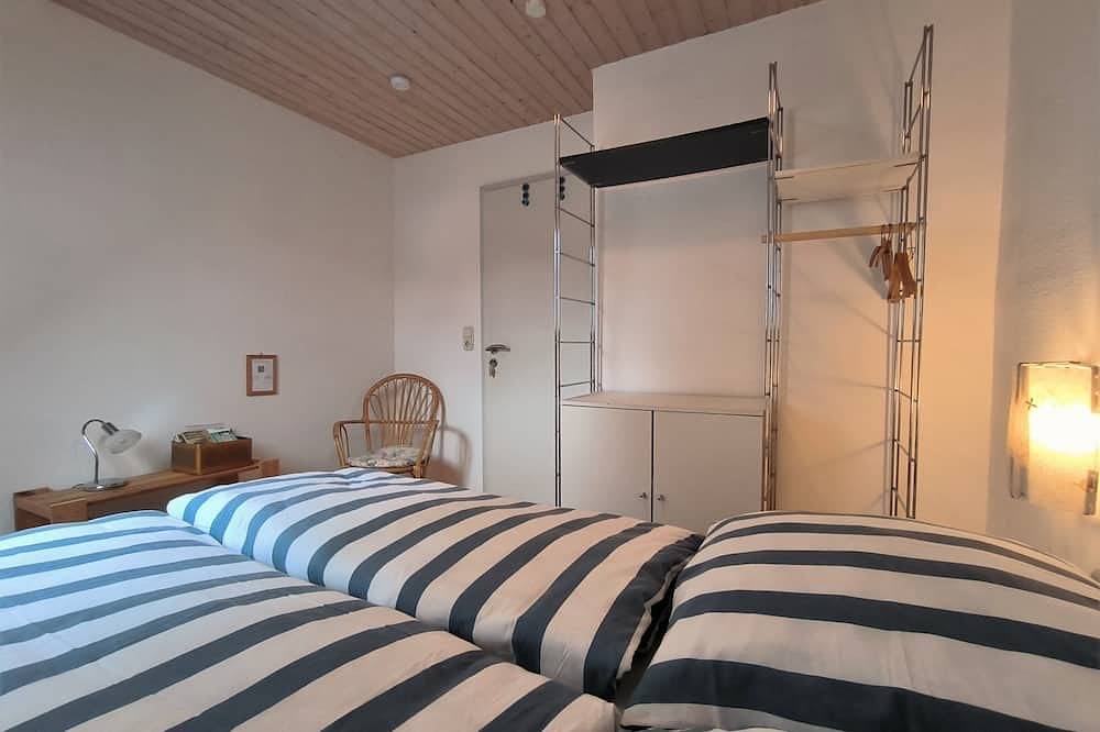 Ganze Wohnung, Neuhaus: Ferienzimmer für Wanderer - Privatzimmer Neuhaus in Sieverstedt, Grünes Binnenland