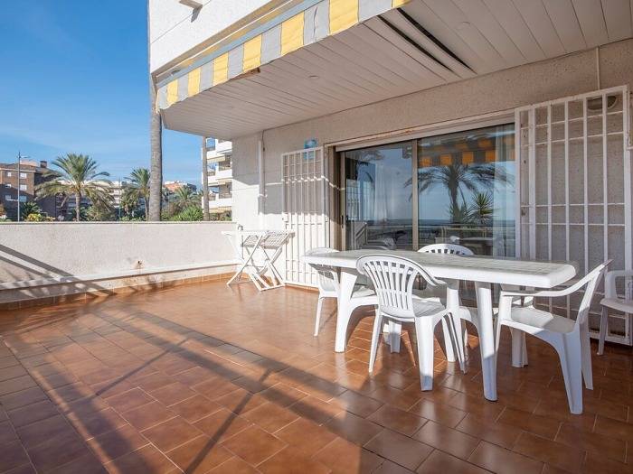 Entire vacation apartment, R139 Apartament beachfront Guillem in Calafell, Costa Dorada