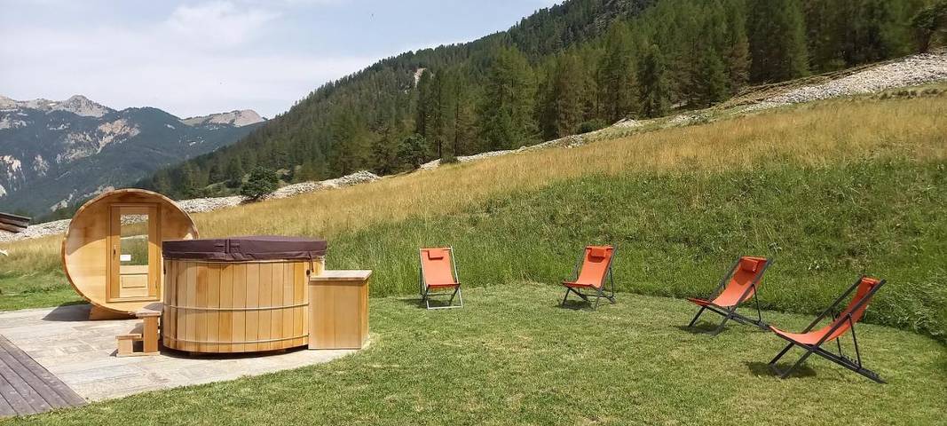 Gîte pour 14 personnes, avec sauna ainsi que jardin et vue à Ceillac - 3