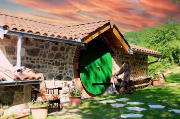 Maison d’hôte pour 2 personnes, avec jardin et jacuzzi à Lantignié