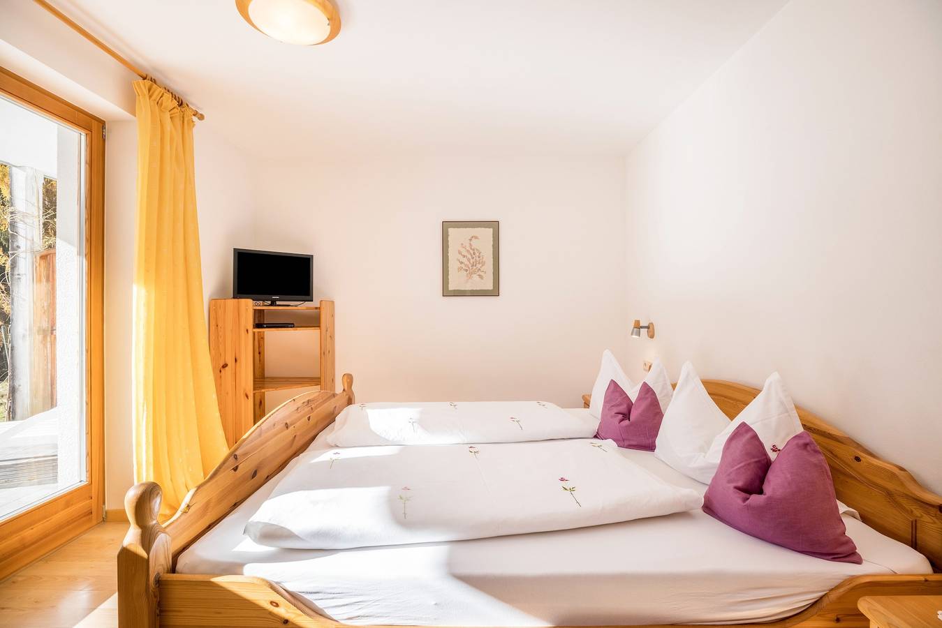 Ganze Wohnung, Bnb Lettnerhof – Familysuite 2. Mitten im Grünen, Südterrasse, Bergblick, Wlan. in Welsberg-Taisten, Östliche Dolomiten
