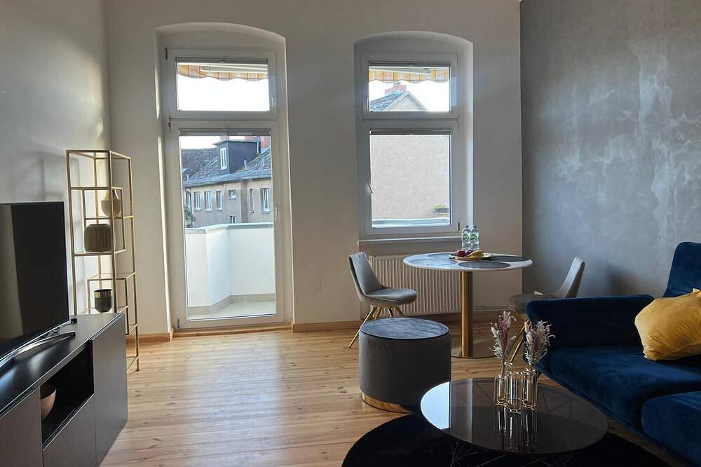 Ganze Wohnung, Neue, sanierte, modernisierte /komplett möblierte Wohnung Charlottenburg/ Berlin in Spandau, Berlin