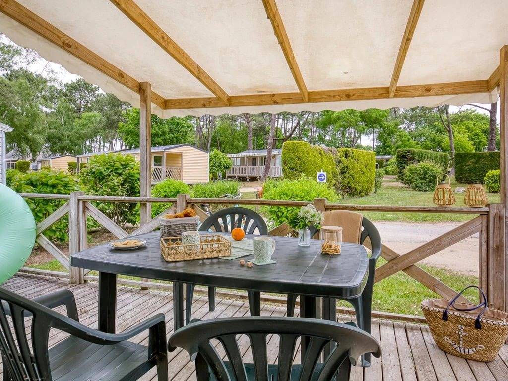 Zecamping 4* pet friendly avec piscine chauffée et pataugeoire in Nesles-la-Vallée, Parque natural regional del Vexin Francés