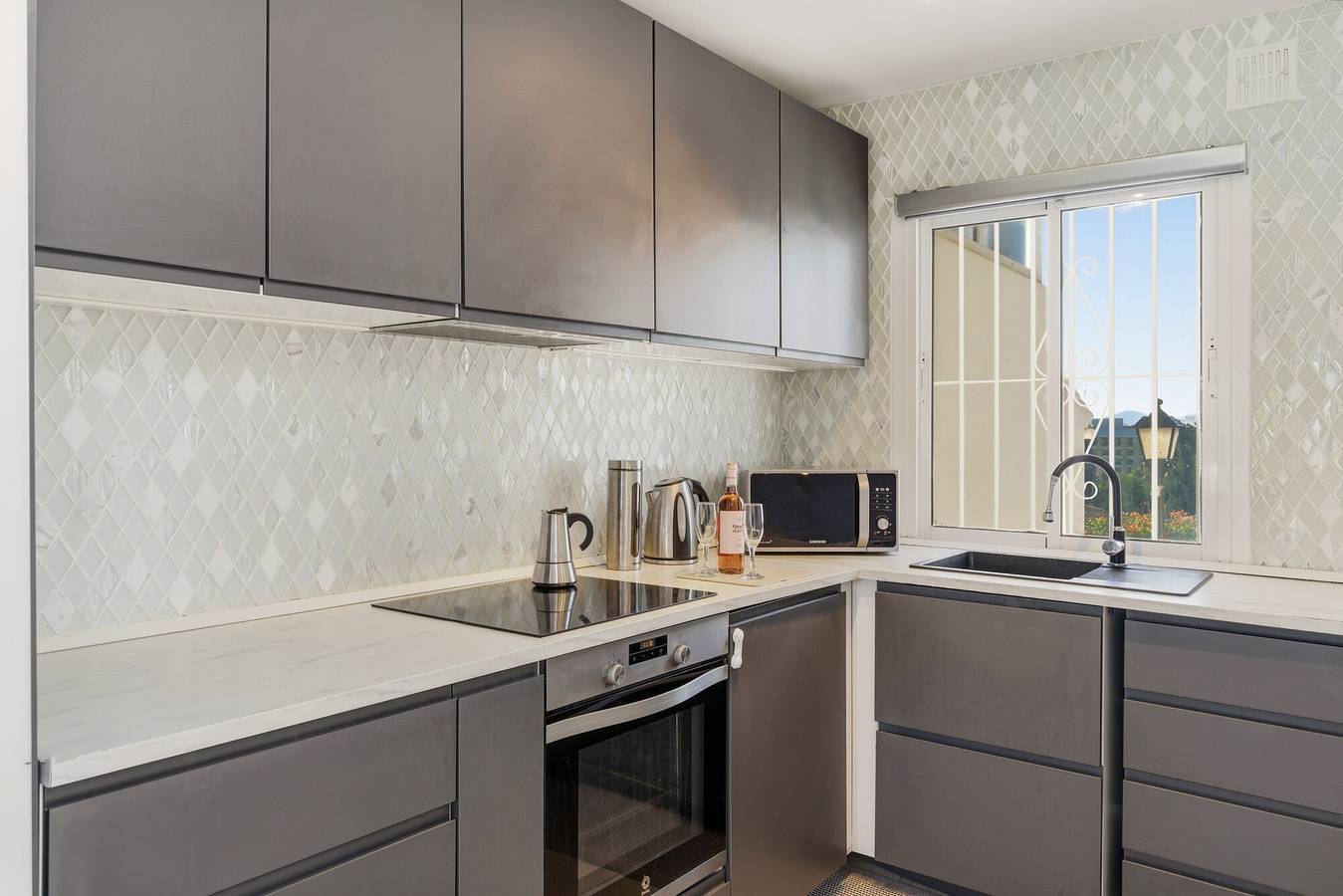 Maison de vacances 'París' avec vue mer, Wi-Fi et climatisation in La Capellania, Benalmádena