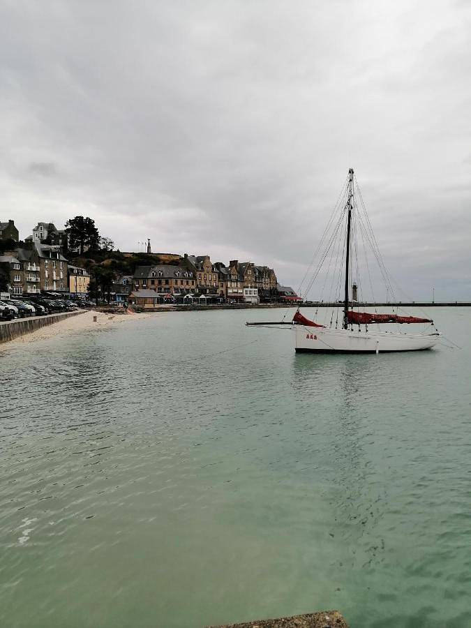 Appartement entier, One-Bedroom Apartment in Cancale, Baie du Mont-Saint-Michel