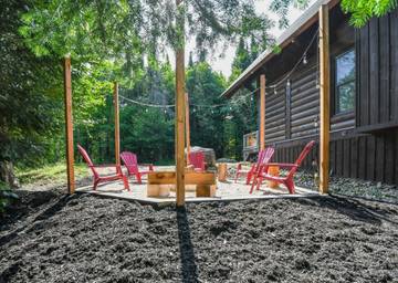 Vacation Rental for 10 Guests in Lac-Supérieur, Quebec, Picture 3