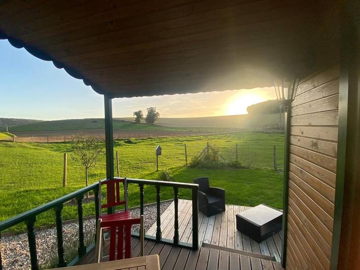 Camping pour 3 personnes, avec Jacuzzi et Terrasse ainsi que Jardin et Vue