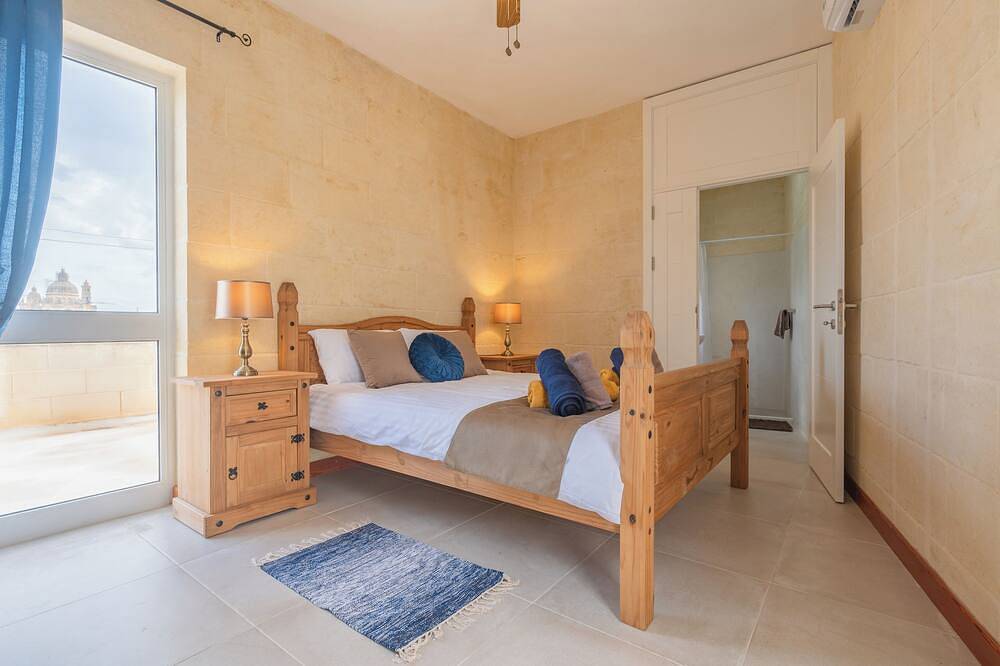 Ellie Boo - Farmhouse w/ Pool, Hot Tub, Games Room in Xewkija, Gozo