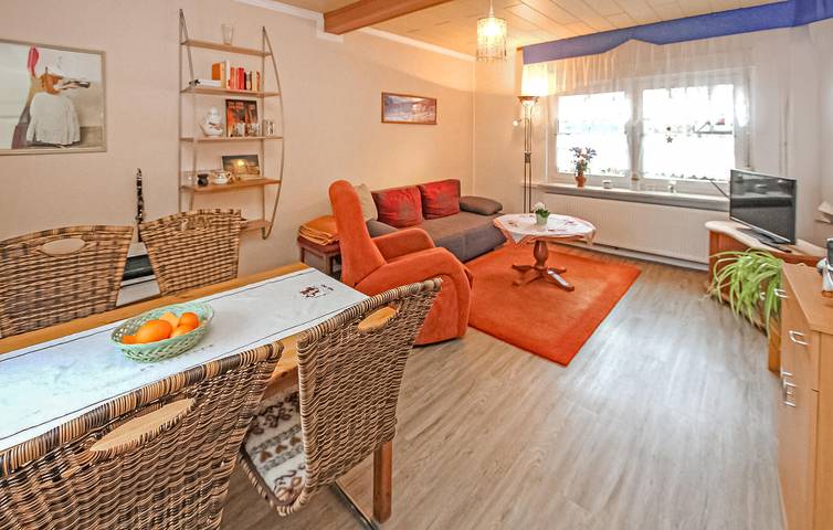 Ganze Ferienwohnung, Gemütliches Apartment 1,5 km vom Strand entfernt mit Parkplatz und Küche in Mühl Rosin, Mecklenburgische Seenplatte